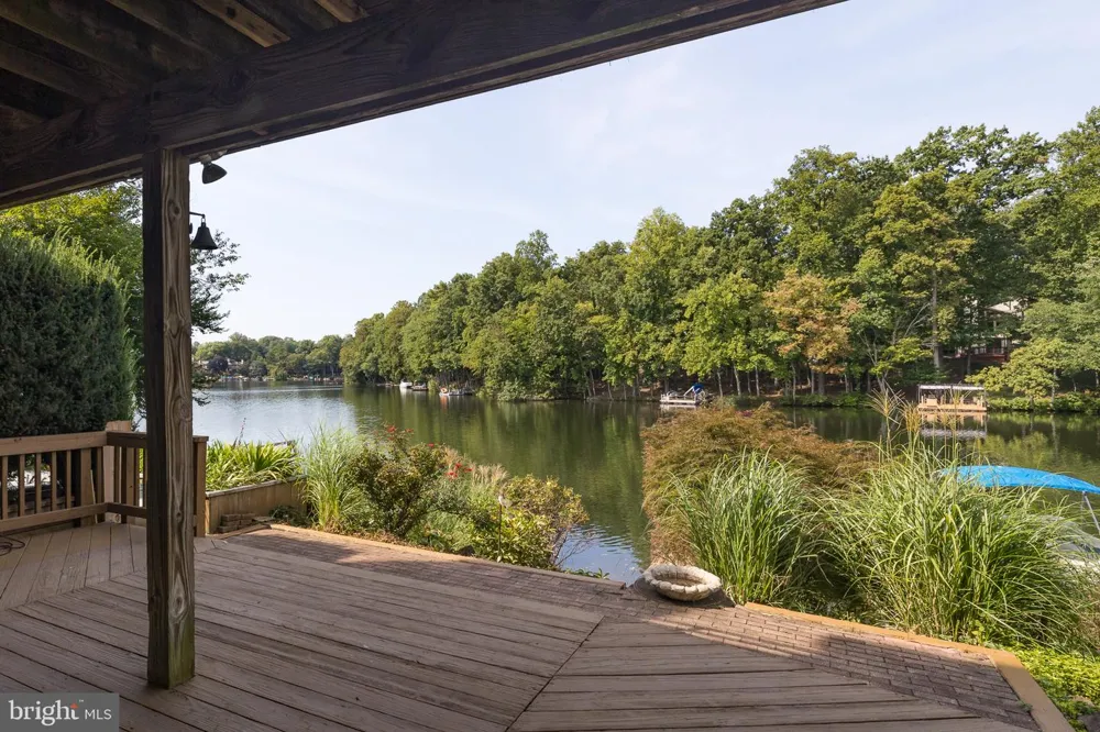 1987 LAKEPORT WAY Reston, VA 20191