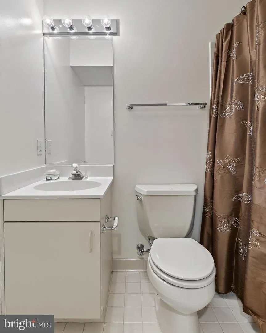 1987 LAKEPORT WAY Reston, VA 20191