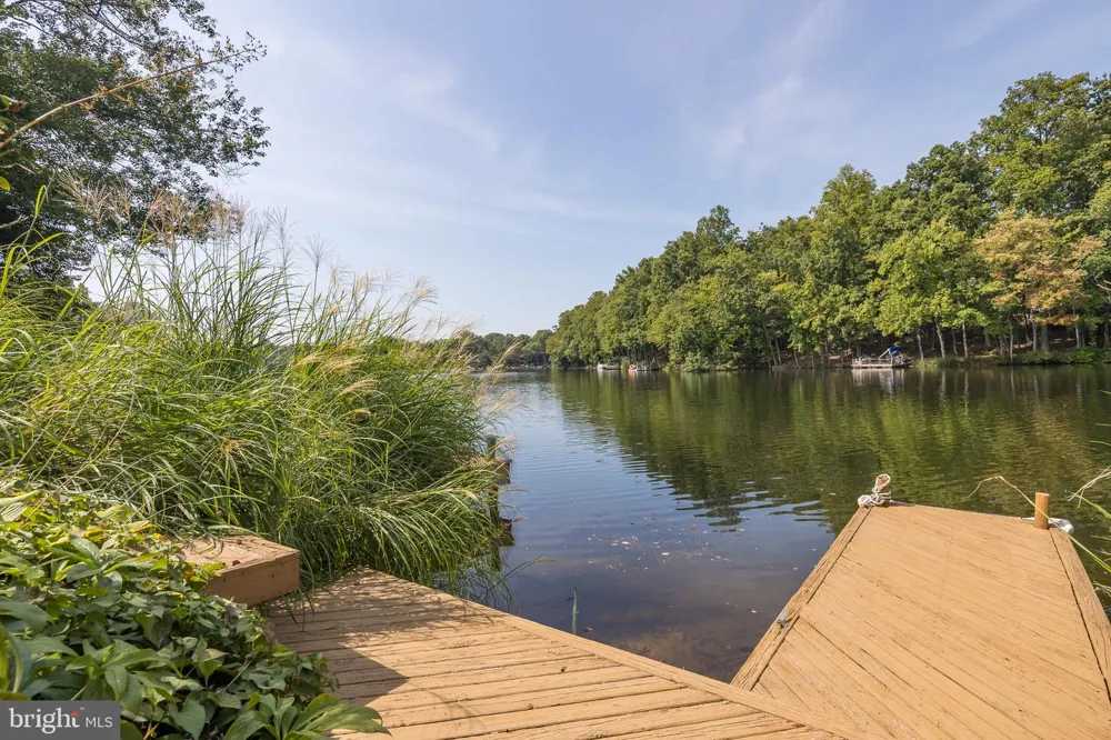 1987 LAKEPORT WAY Reston, VA 20191