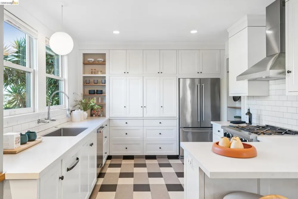 342 Elwood Ave Oakland, CA 94610
