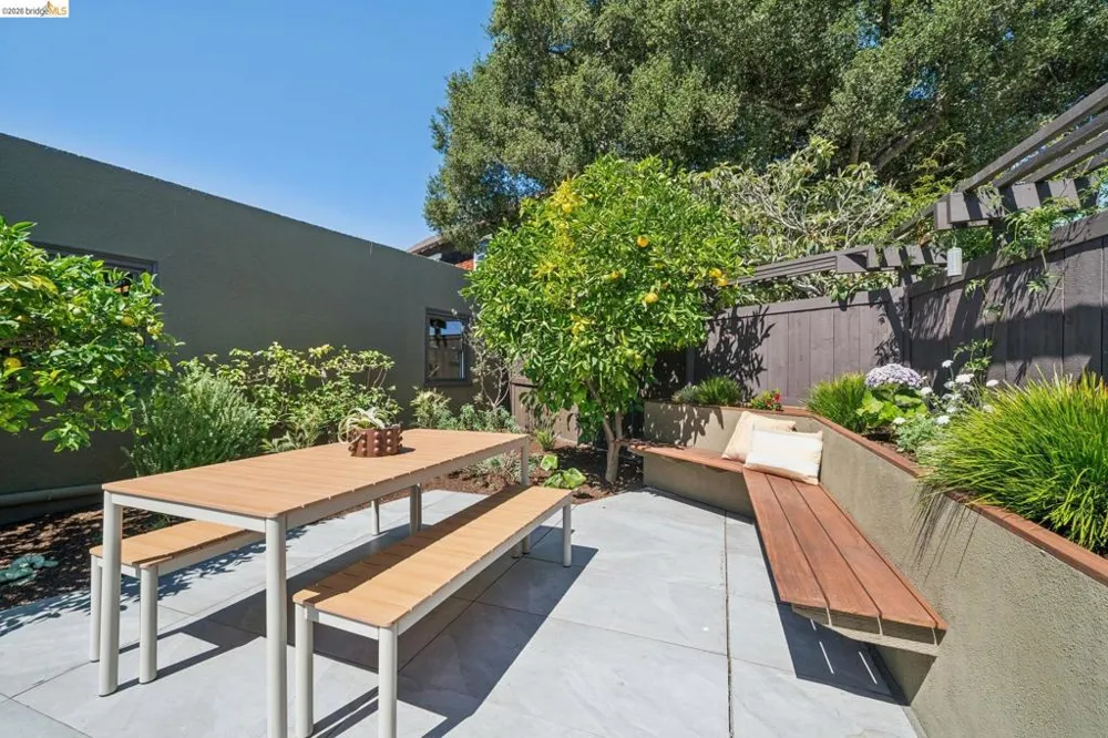 342 Elwood Ave Oakland, CA 94610
