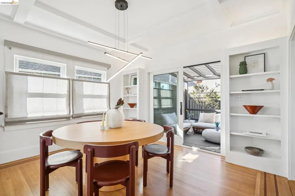 342 Elwood Ave Oakland, CA 94610