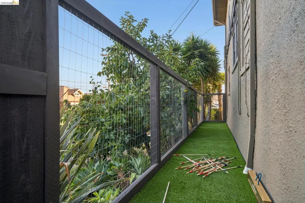 342 Elwood Ave Oakland, CA 94610