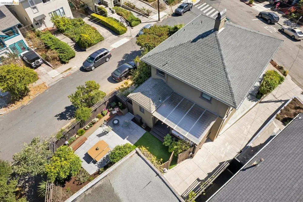 342 Elwood Ave Oakland, CA 94610