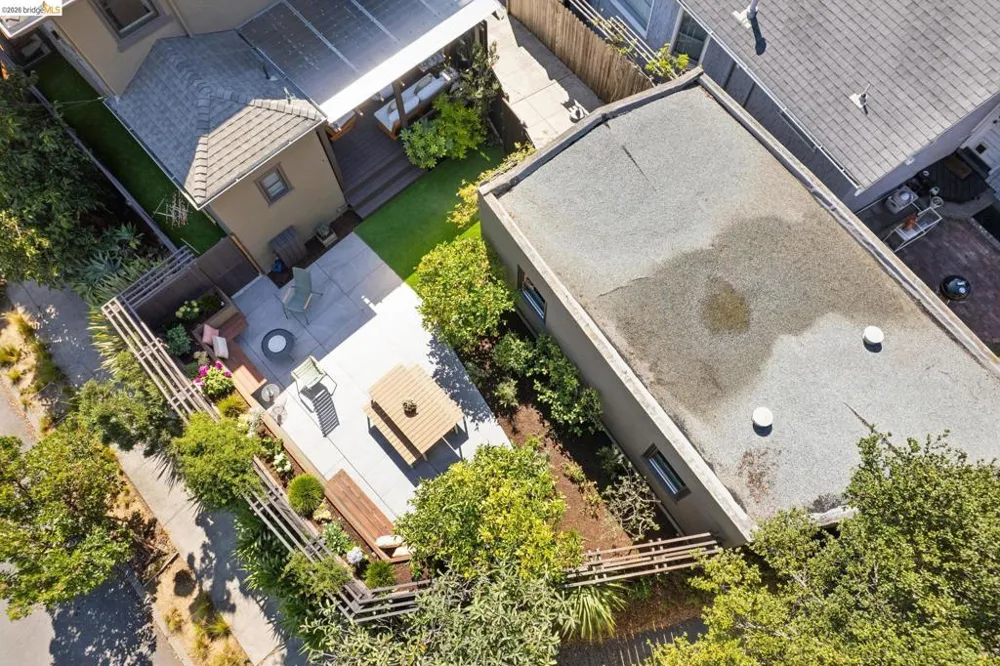 342 Elwood Ave Oakland, CA 94610