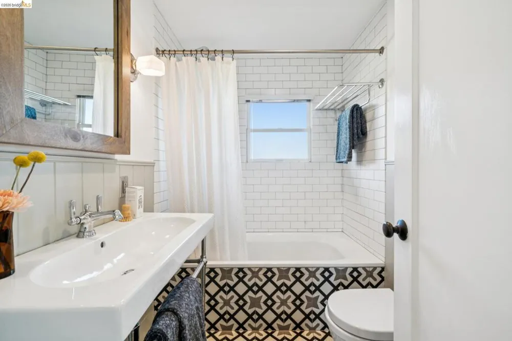 342 Elwood Ave Oakland, CA 94610