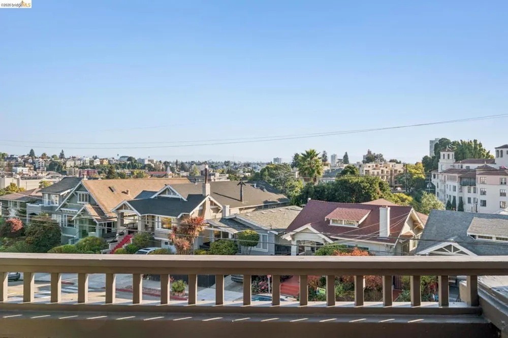 342 Elwood Ave Oakland, CA 94610
