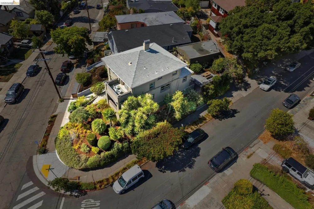 342 Elwood Ave Oakland, CA 94610