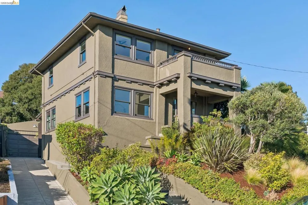 342 Elwood Ave Oakland, CA 94610