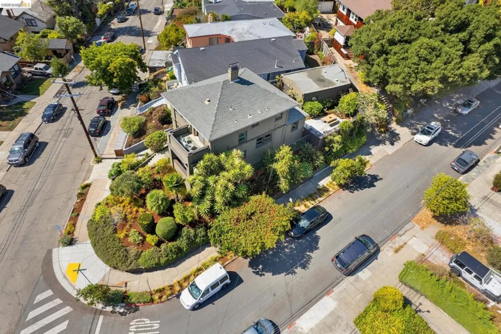 342 Elwood Ave Oakland, CA 94610