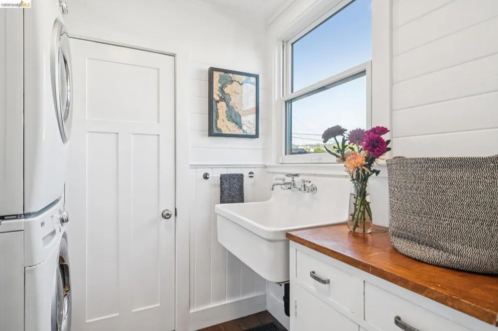 342 Elwood Ave Oakland, CA 94610