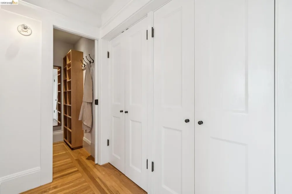 342 Elwood Ave Oakland, CA 94610