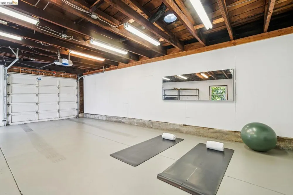342 Elwood Ave Oakland, CA 94610
