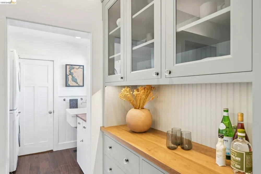 342 Elwood Ave Oakland, CA 94610