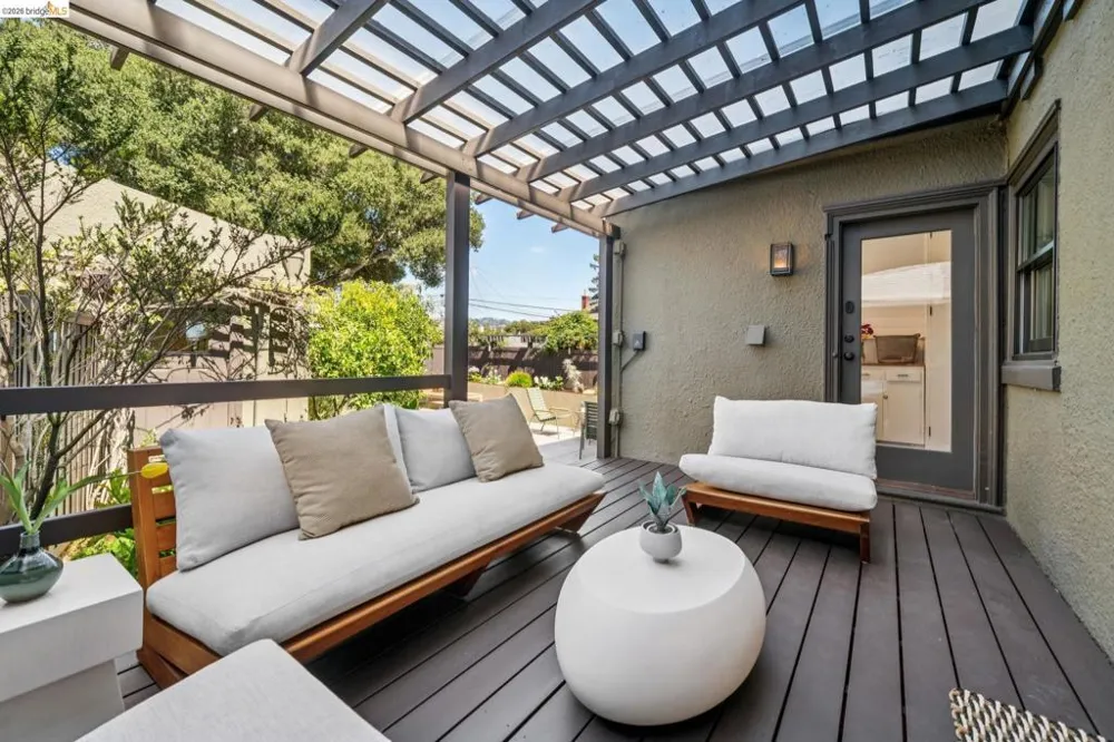 342 Elwood Ave Oakland, CA 94610