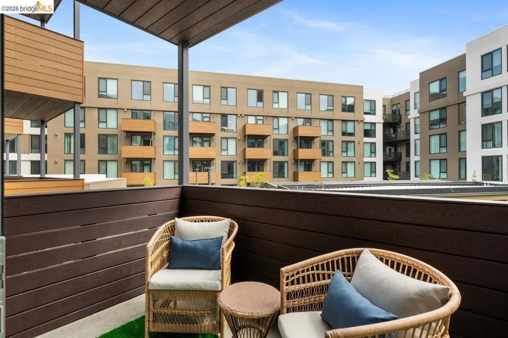 260 Brooklyn Basin Way #403 Oakland, CA 94606