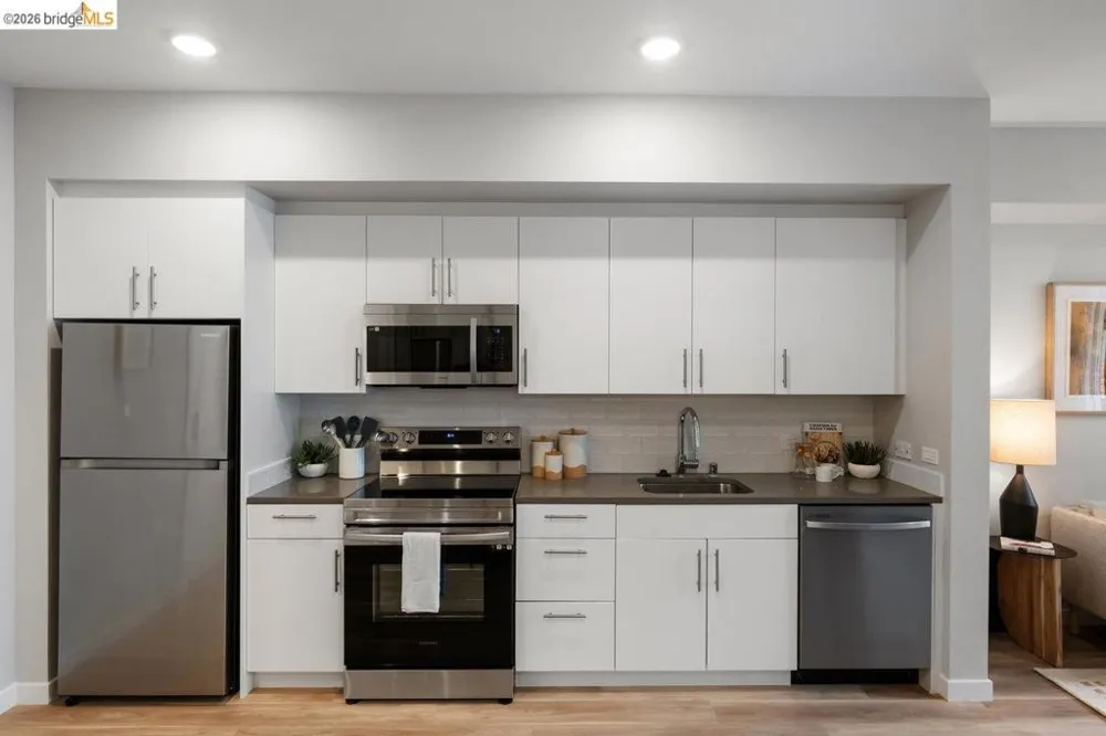 260 Brooklyn Basin Way #403 Oakland, CA 94606