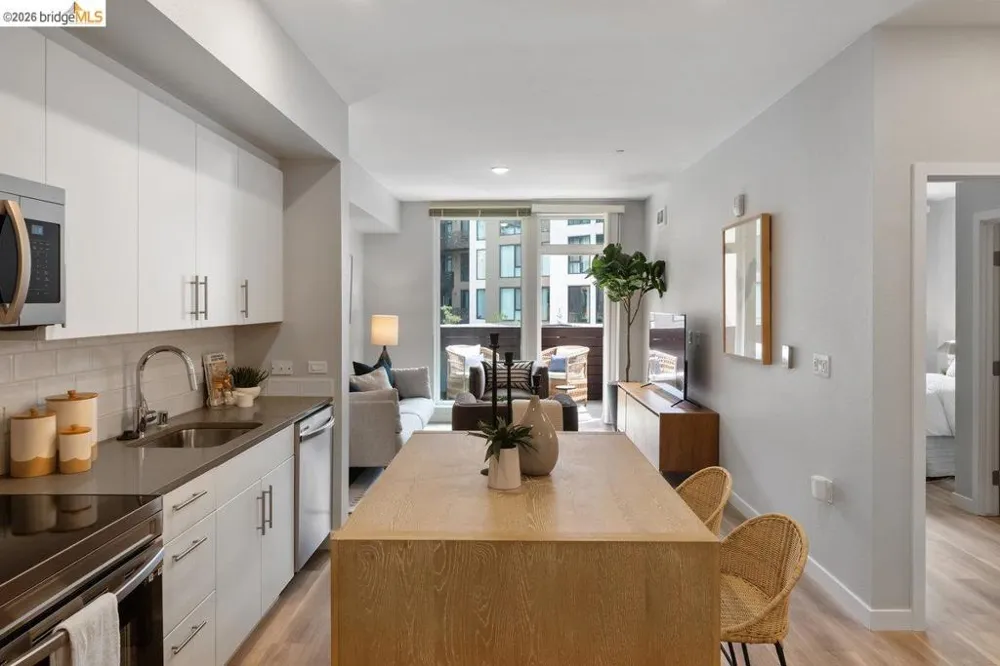 260 Brooklyn Basin Way #403 Oakland, CA 94606