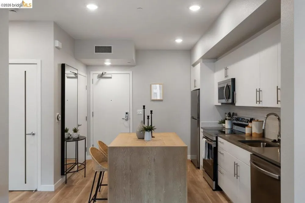 260 Brooklyn Basin Way #403 Oakland, CA 94606