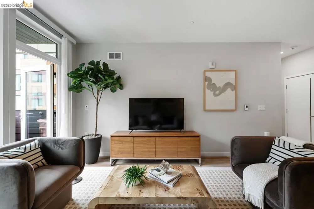 260 Brooklyn Basin Way #403 Oakland, CA 94606