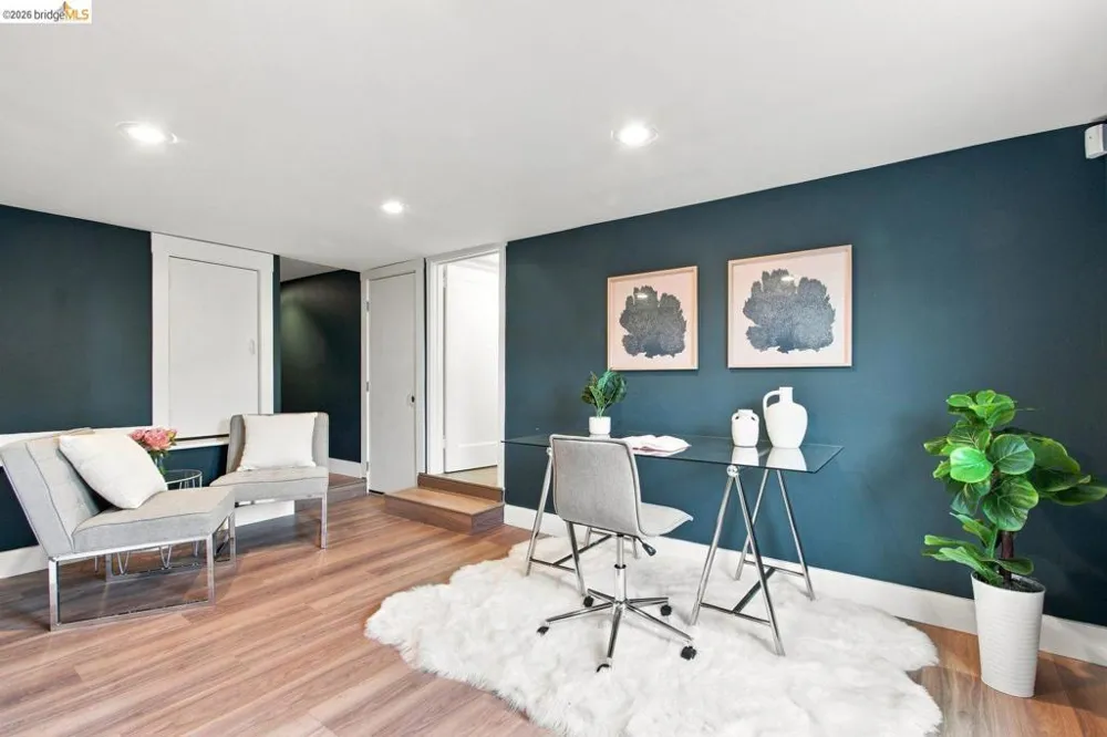 494 Jean St Oakland, CA 94610