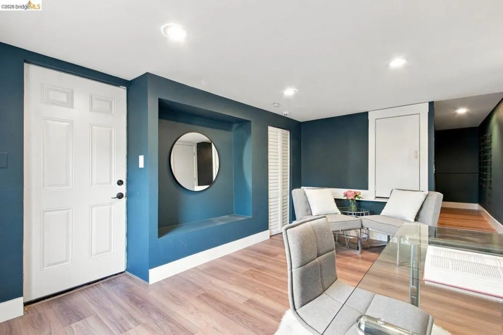494 Jean St Oakland, CA 94610