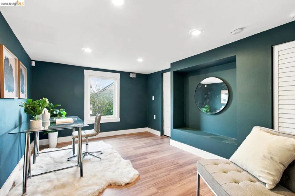 494 Jean St Oakland, CA 94610