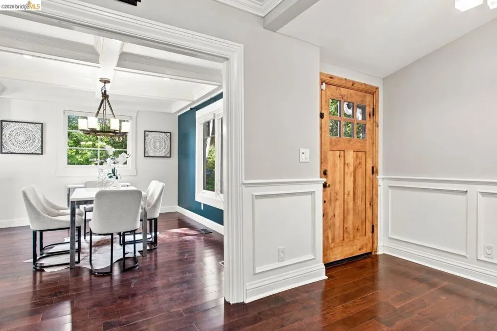 494 Jean St Oakland, CA 94610