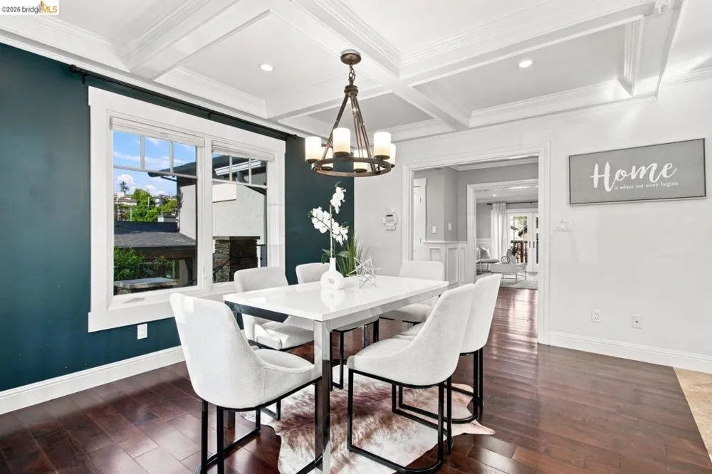 494 Jean St Oakland, CA 94610