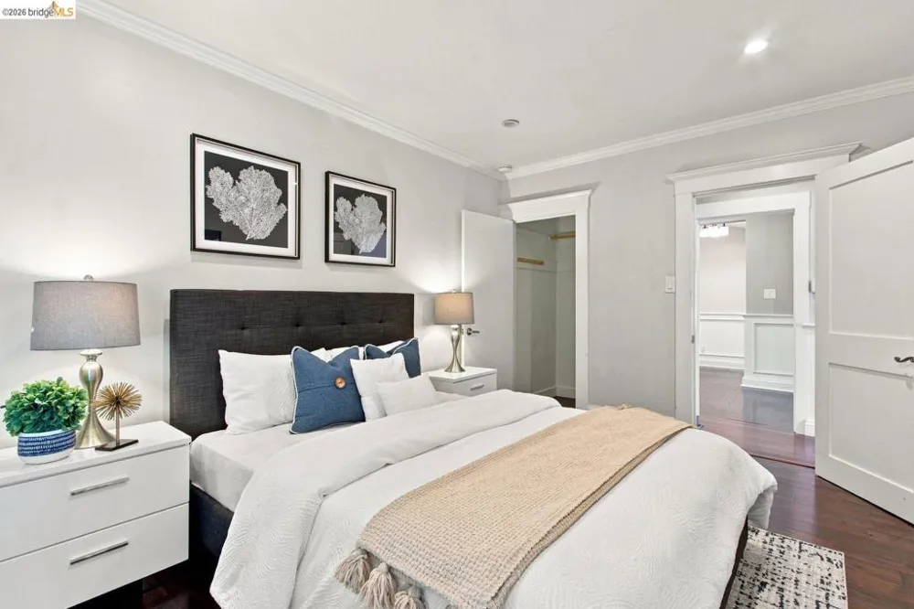 494 Jean St Oakland, CA 94610