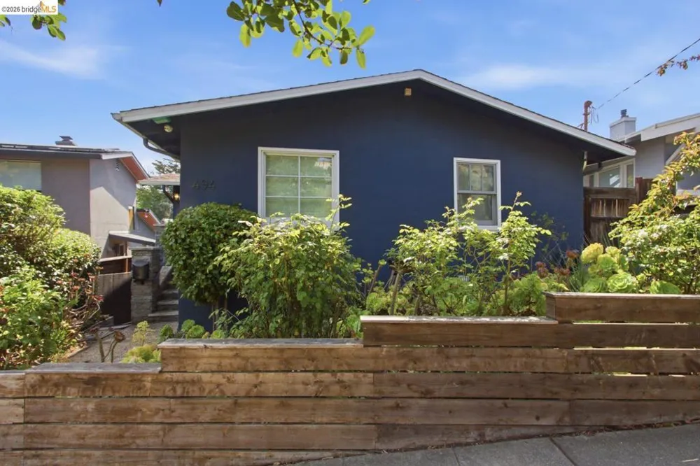 494 Jean St Oakland, CA 94610