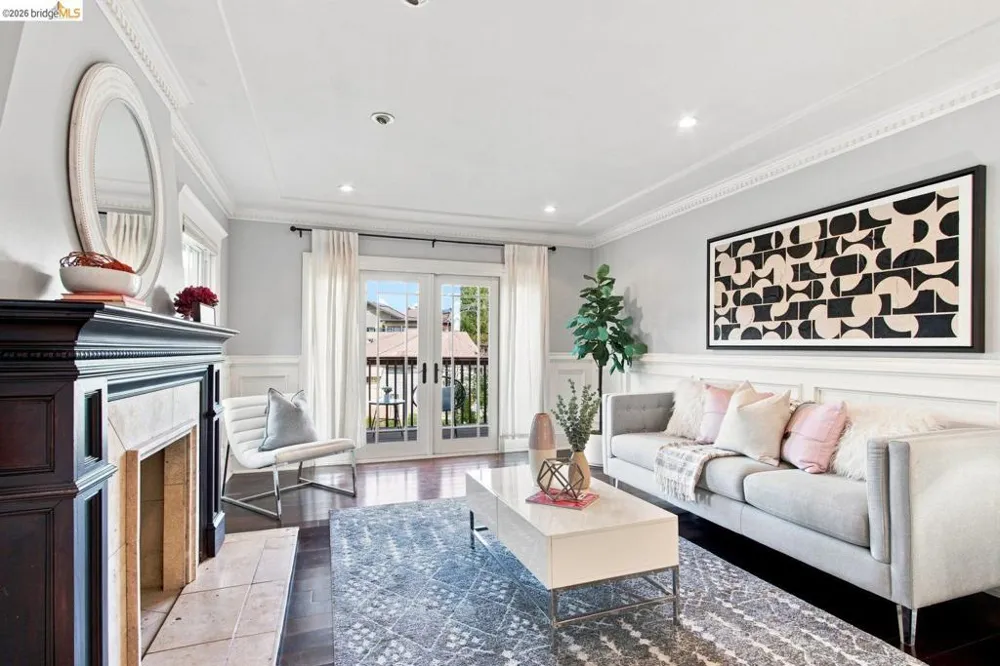 494 Jean St Oakland, CA 94610