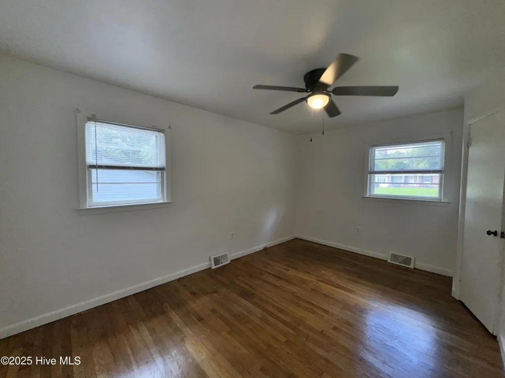 218 Edgewood Drive Jacksonville, NC 28546