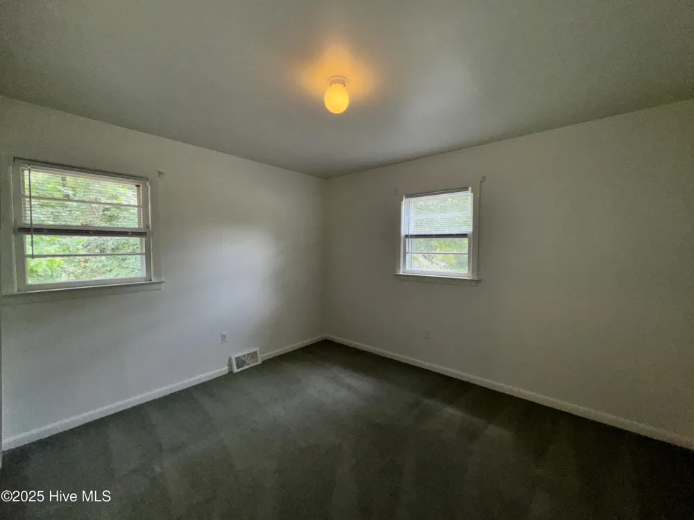 218 Edgewood Drive Jacksonville, NC 28546