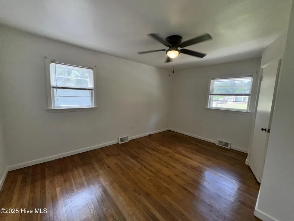 218 Edgewood Drive Jacksonville, NC 28546