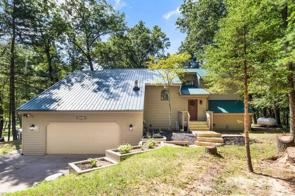 13520 14 Mile Road NE Greenville, MI 48838