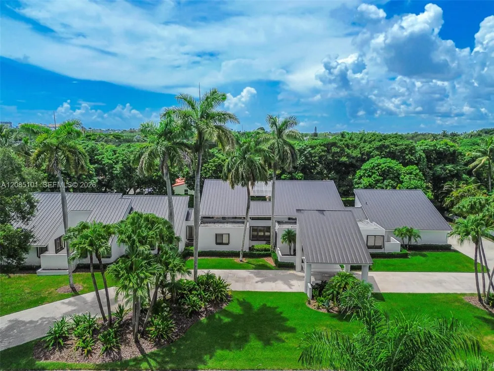 7730 SW 68 Terrace Miami, FL 33143