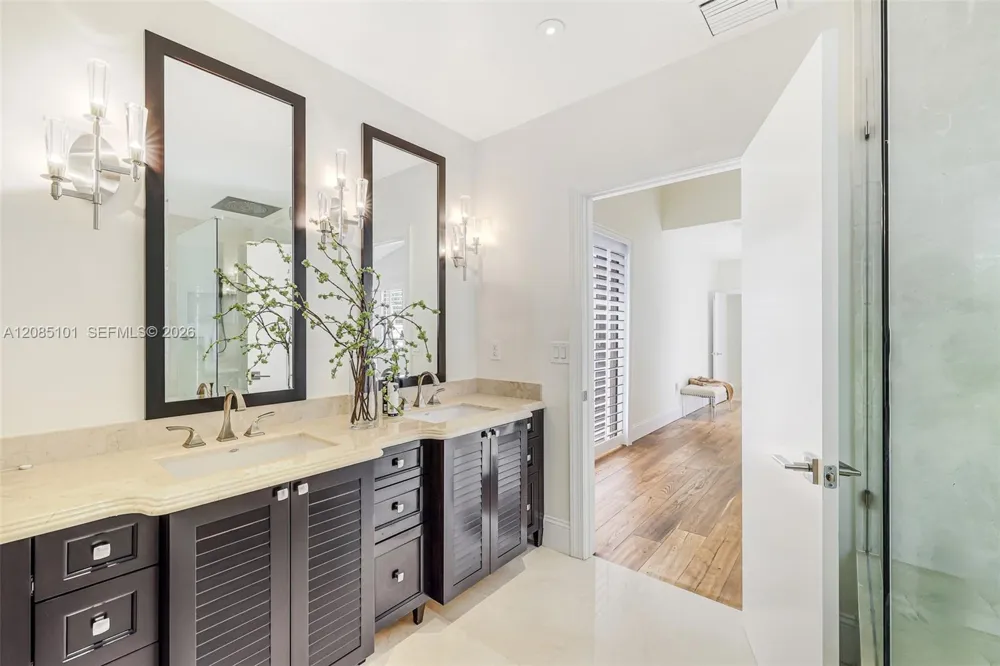 7730 SW 68 Terrace Miami, FL 33143