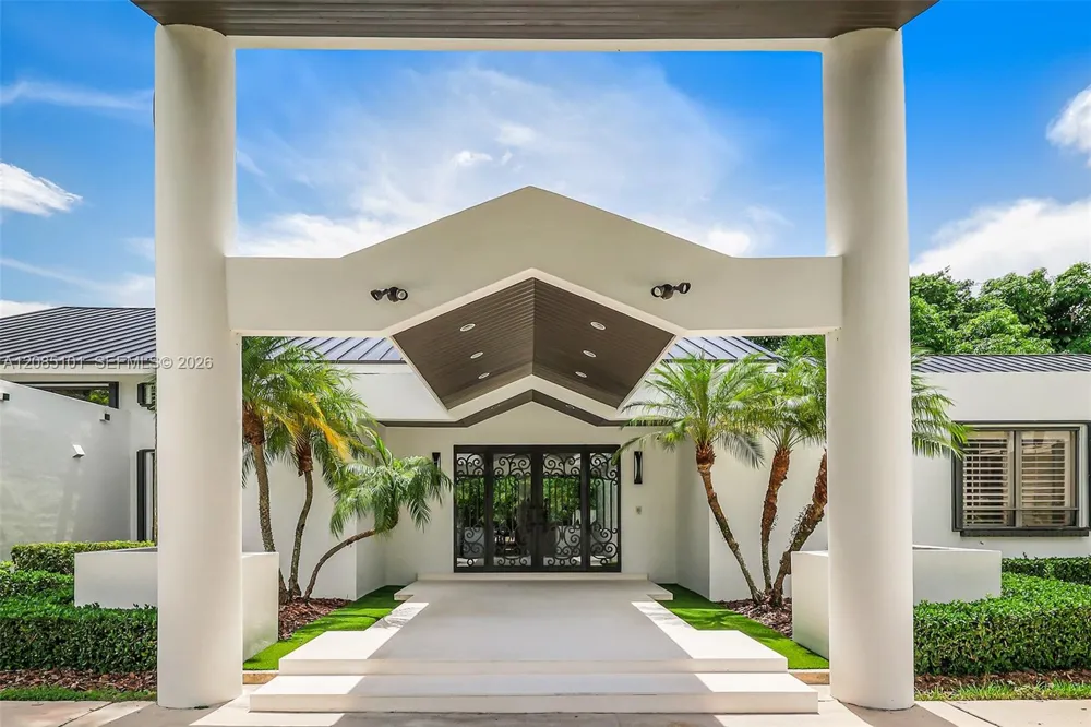 7730 SW 68 Terrace Miami, FL 33143