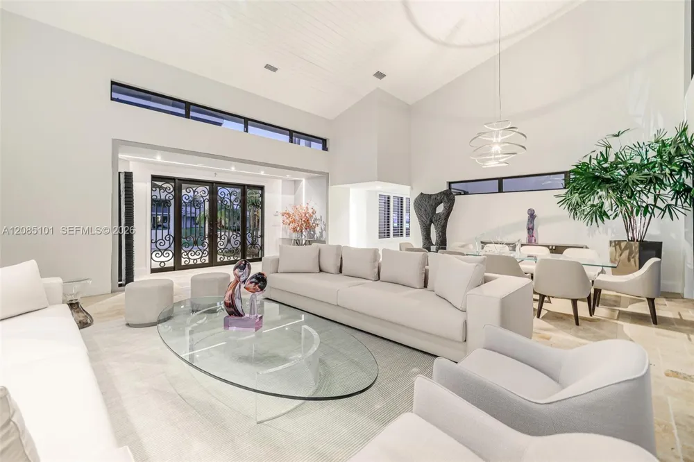 7730 SW 68 Terrace Miami, FL 33143