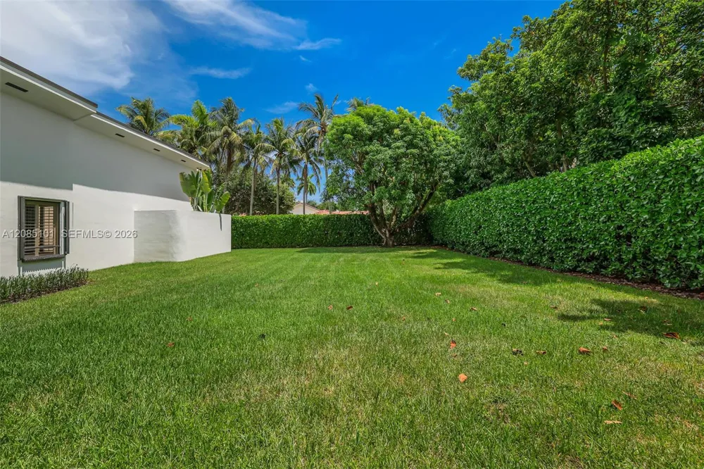7730 SW 68 Terrace Miami, FL 33143