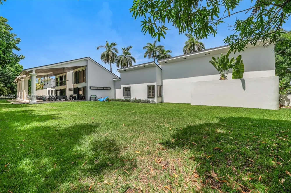 7730 SW 68 Terrace Miami, FL 33143