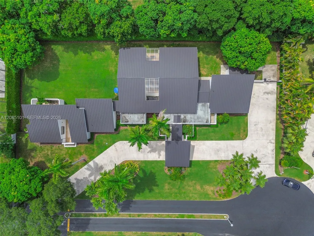 7730 SW 68 Terrace Miami, FL 33143