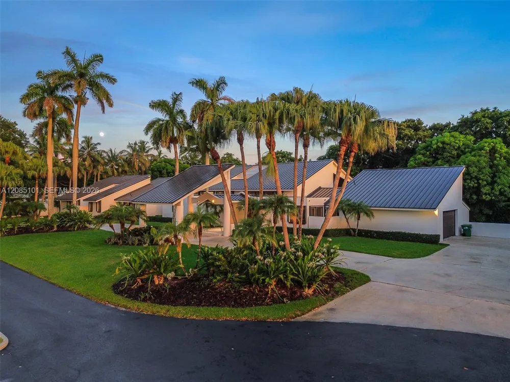 7730 SW 68 Terrace Miami, FL 33143
