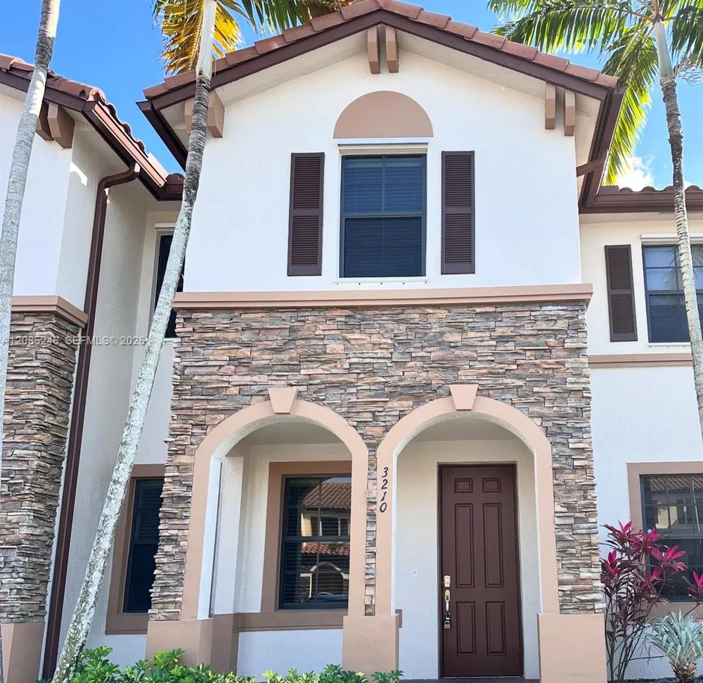 3210 SE 6th St Homestead, FL 33033