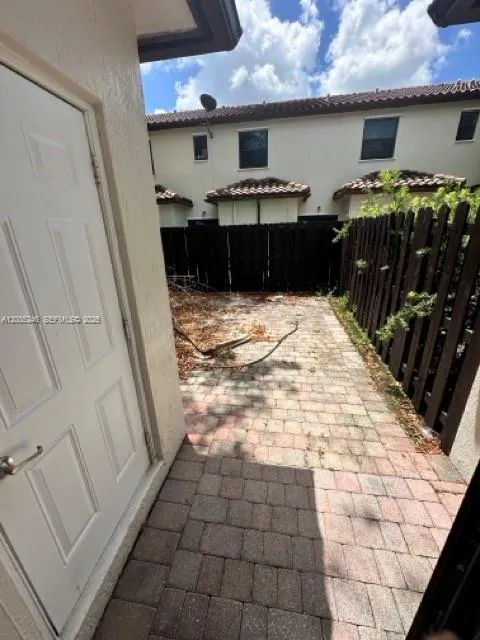 3210 SE 6th St Homestead, FL 33033