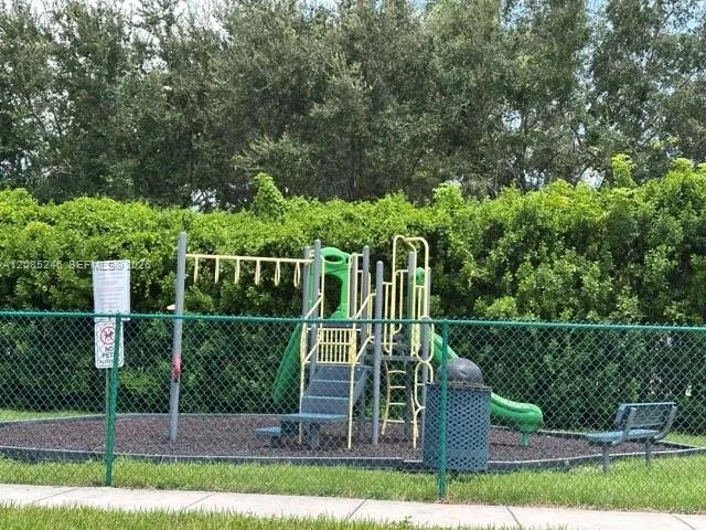 3210 SE 6th St Homestead, FL 33033