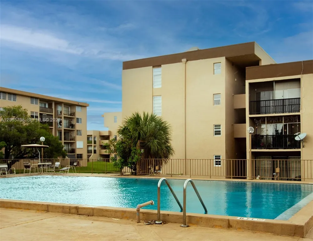 506 NW 87th Ave #212 Miami, FL 33172