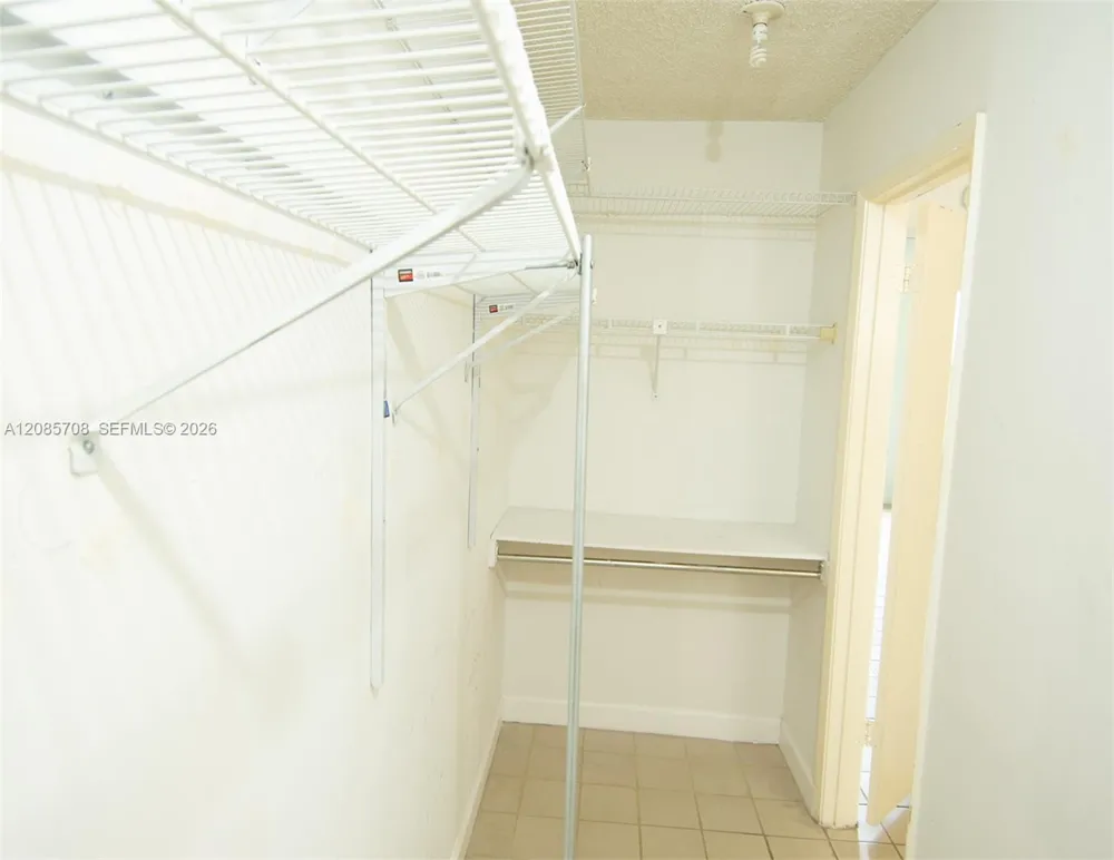 506 NW 87th Ave #212 Miami, FL 33172