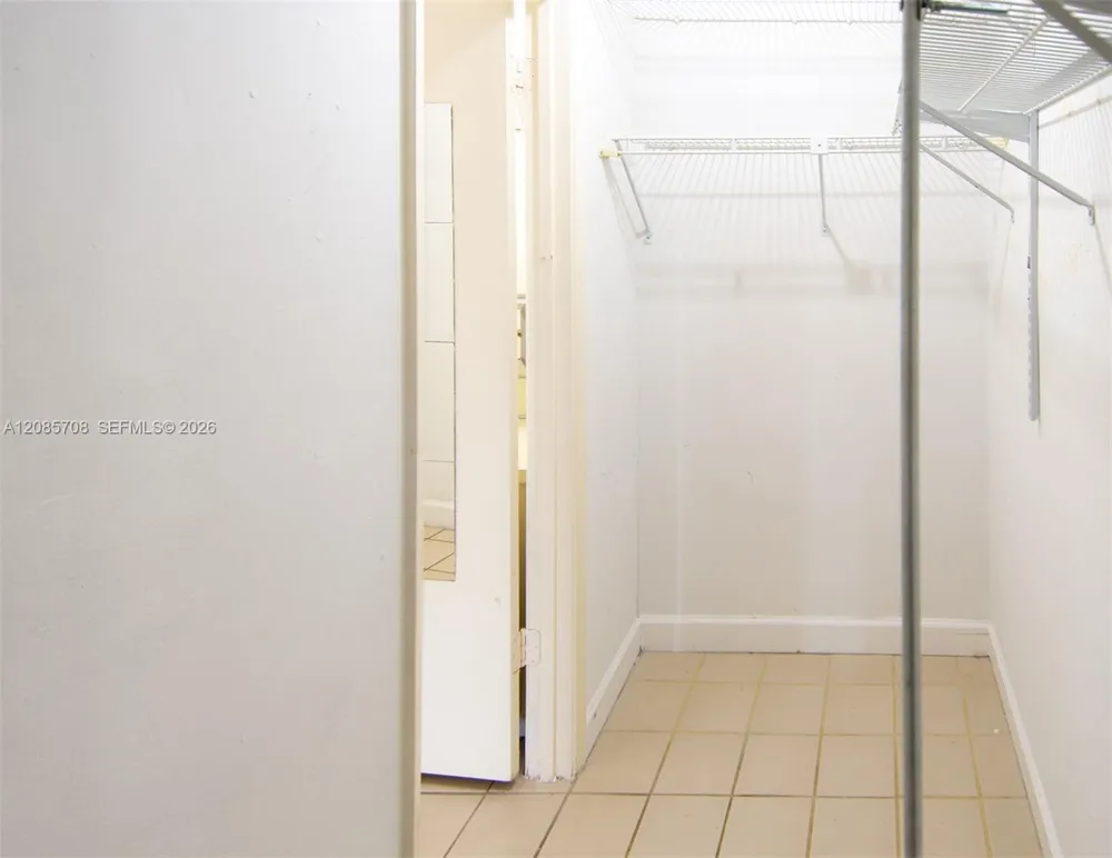 506 NW 87th Ave #212 Miami, FL 33172